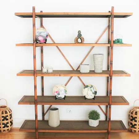 Апартаменты Charming 5 Min Walk Эшторил