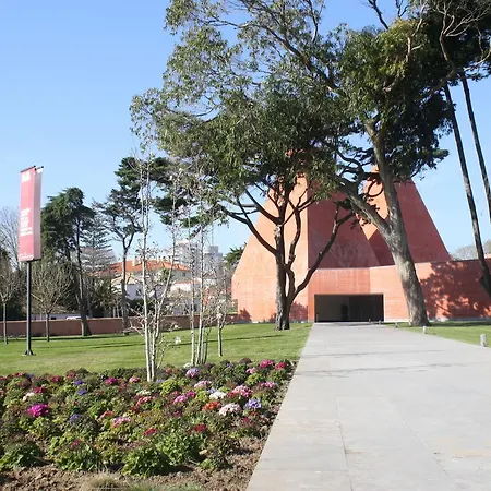 Charming 5 Min Walk Эшторил